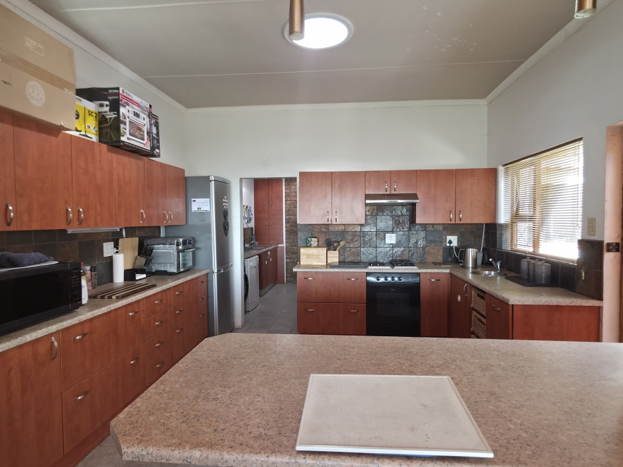 4 Bedroom Property for Sale in Noorsekloof Eastern Cape